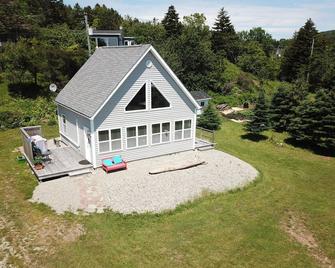 Private Cottage in Alma, Fundy National Park - Alma - 建筑