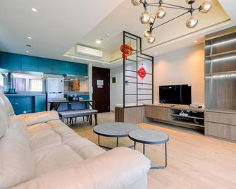高雅舒适的Kensington Royal Suites公寓1卧室 - 雅加达 - 客厅