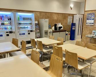 熊本交通中心前东横inn酒店 - 熊本 - 餐馆