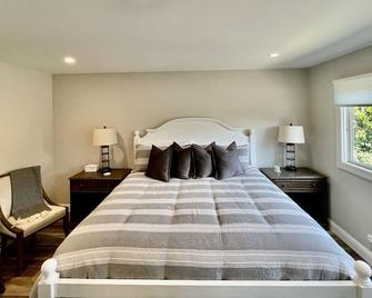 Beautiful and Elegant Home - 扬特维尔 - 睡房