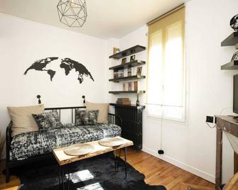 Logements Chaîne des Puys avec garages attenants - 克莱蒙费朗 - 客厅