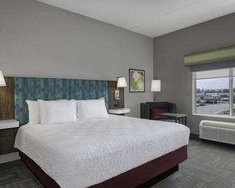 中兰Hampton Inn酒店 - 米德兰 - 睡房