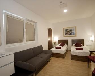 马哥孛罗酒店集团马耳他青年旅舍 - 圣朱利安斯 - 睡房