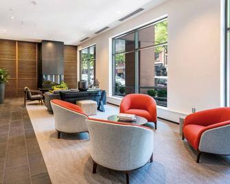 Stunning North Station 2BR w/ W/D & Gym, nr TD Garden, by Blueground - 波士顿 - 休息厅