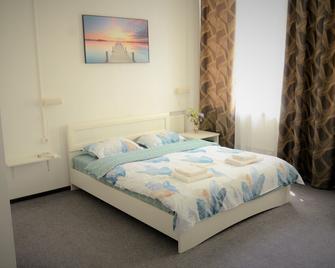 Amalienau Hostel & Apartments - 加里宁格勒 - 睡房