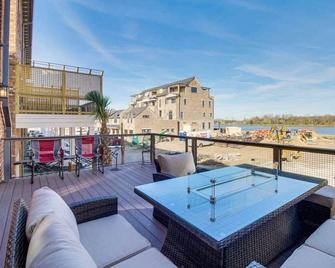 Luxurious Savannah Townhome with River views - 萨凡纳 - 阳台