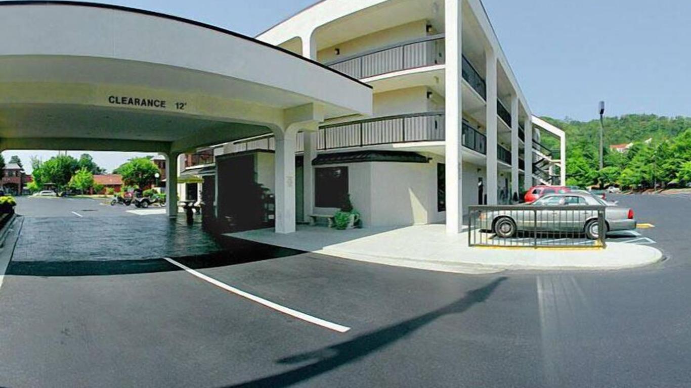 道尔顿欢朋酒店