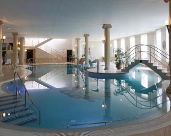 布里斯托尔乔治之家酒店 - 卡罗维发利 - 游泳池