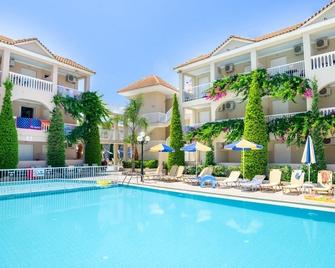 Admiral Tsilivi Hotel - 扎金索斯 - 游泳池