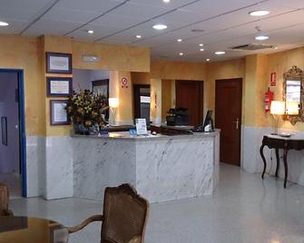 伊维萨美洲海滩酒店 - 卡塞雷斯 - 柜台