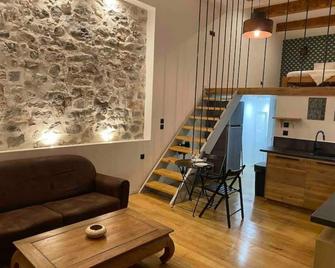 'Le loft' Jacuzzi standing en centre ville - 塞特港 - 客厅