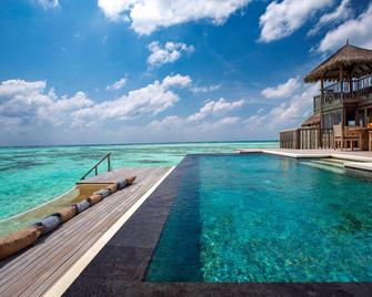 马尔代夫吉利岛兰坎福希绮丽度假村 - Lankanfushi - 游泳池