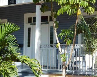 The Florida Sun And Unique Prices Are Waiting For You! Book Quickly Now! - 迈尔斯堡 - 户外景观