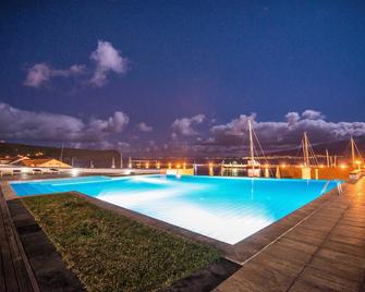 法亚尔阿佐利斯花园度假酒店 - 奥尔塔 - 游泳池