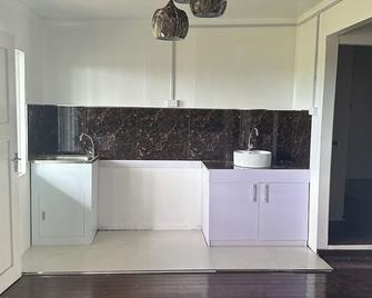 Large 3bdr Holiday Home Great Location Labasa Jumanzuls Abode - 拉巴萨 - 厨房