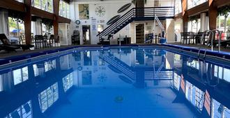 海恩尼斯酒店 - 海恩尼斯 - 游泳池