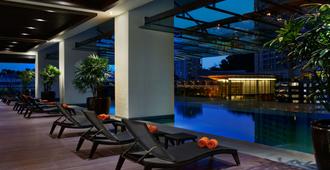 V E住宅酒店 - 吉隆坡 - 游泳池