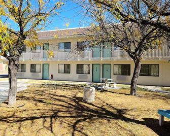 Motel 9 Las Cruces - 拉斯克鲁塞斯 - 建筑
