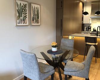 Luxury Condo - Easy Walk to Downtown, Ocean & Attractions - 维多利亚 - 餐厅