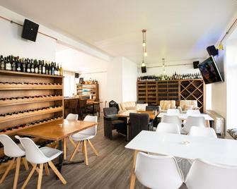 Hostel Wohnzimmer-Essen - 埃森 - 酒吧