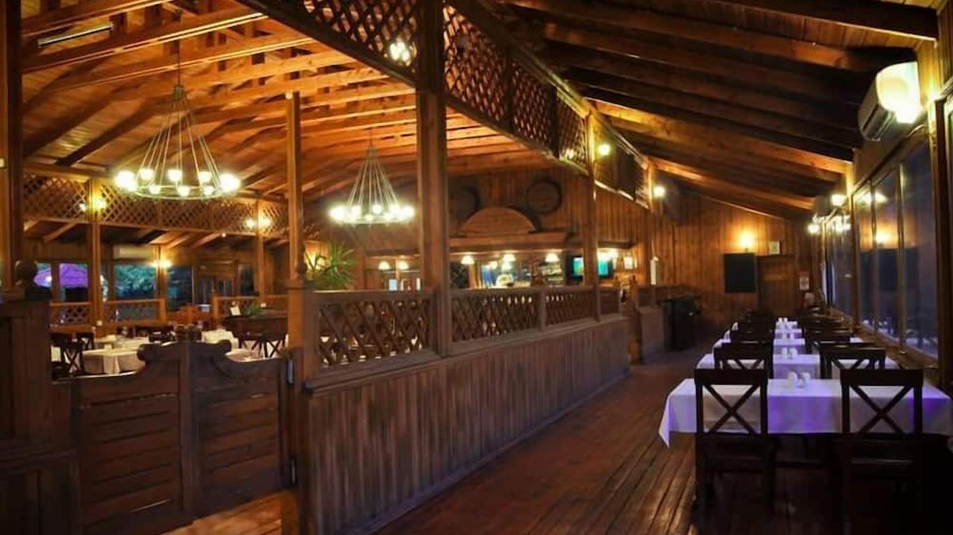 新月海滩酒店