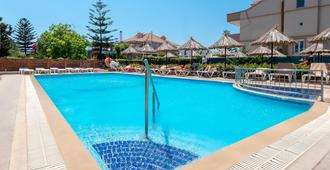 周日酒店 - Ialysos - 游泳池