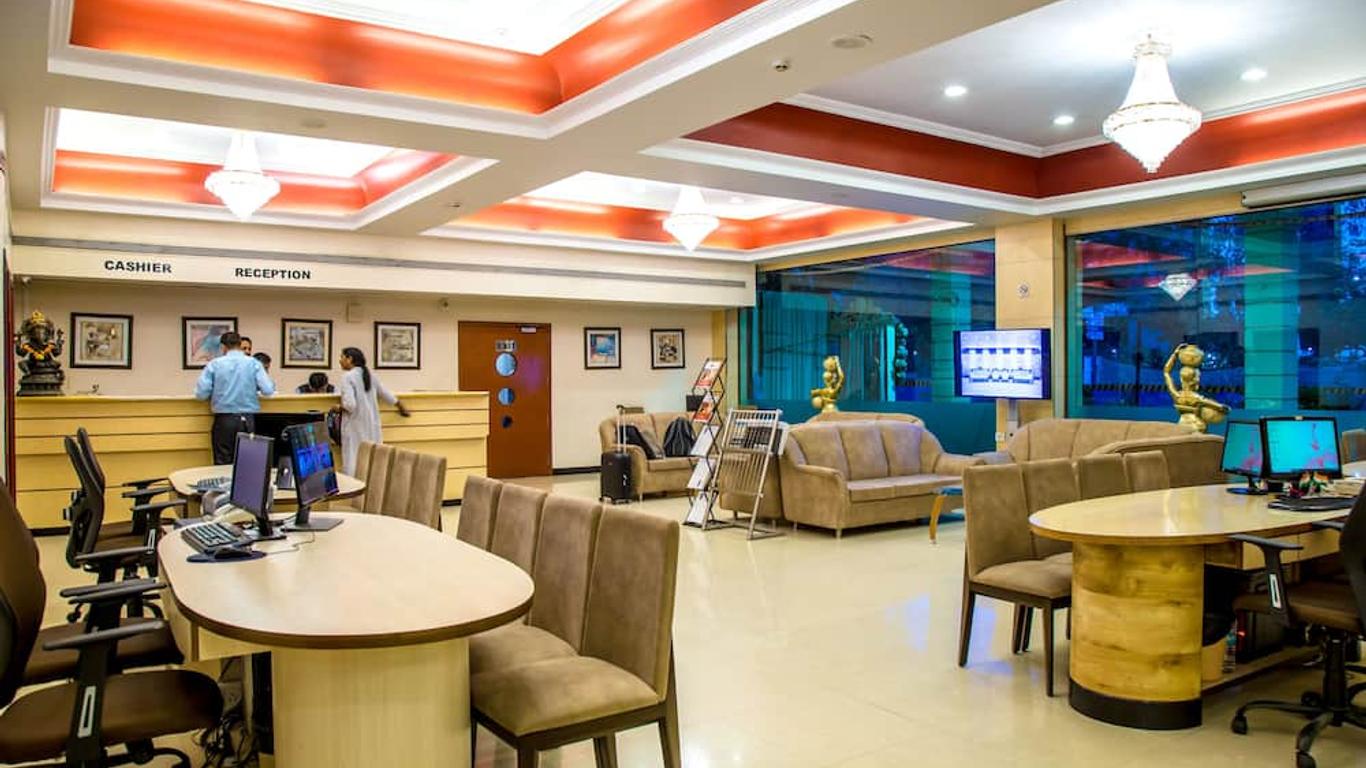 提普托普广场酒店