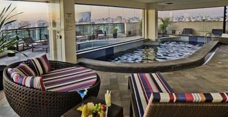 法利亚利马蓝树高级酒店 - 圣保罗 - 游泳池