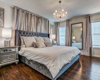 Romantic Super glam, Pet friendly, Perfect location! - 达拉斯 - 睡房