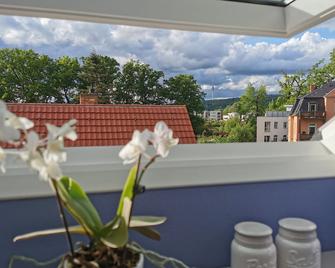 Moderne Ferienwohnung in Ruhiger Elbnaher Lage mit Guter Verkehrsanbindung - 德累斯顿 - 阳台