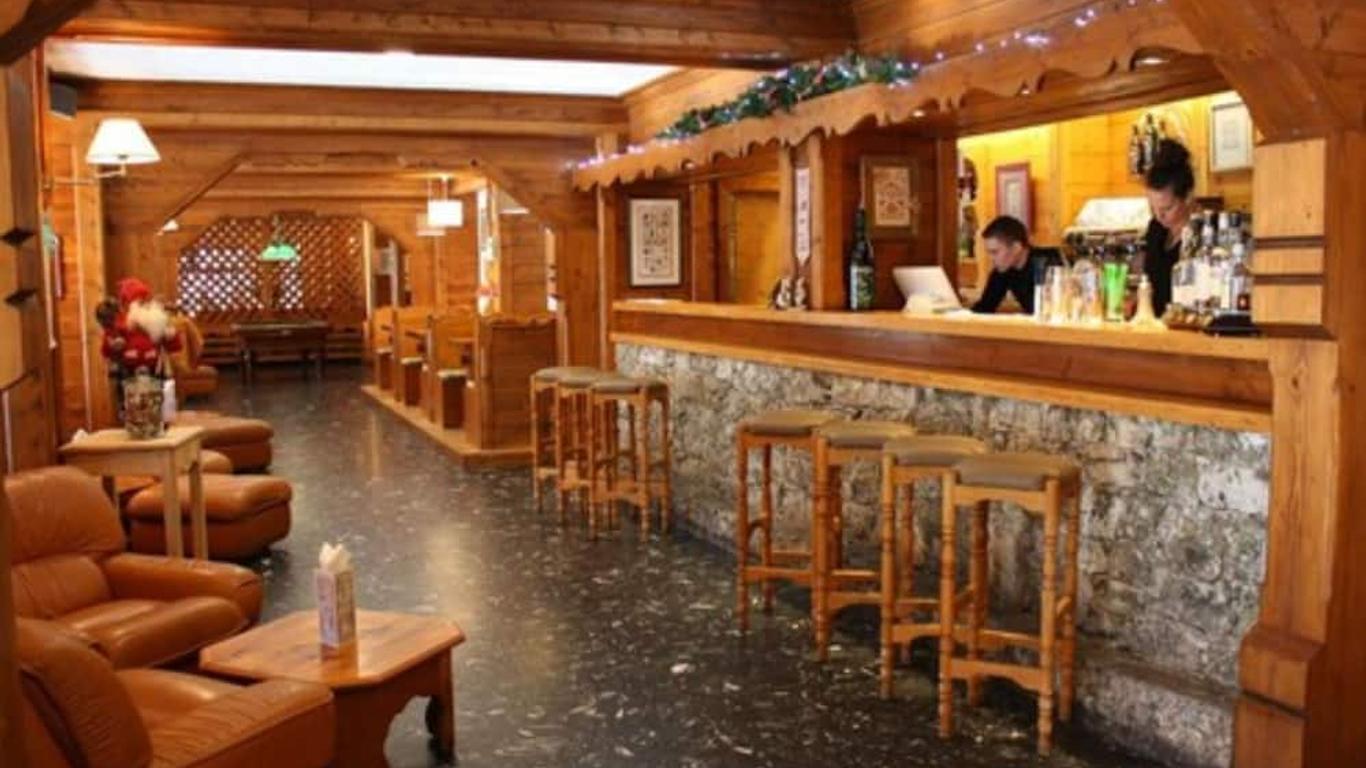 杜克斯德萨沃伊酒店