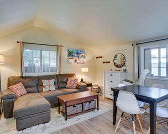 Avalon Cottage 距离海滩和Crescent Ave半英里 - 阿瓦隆 - 客厅