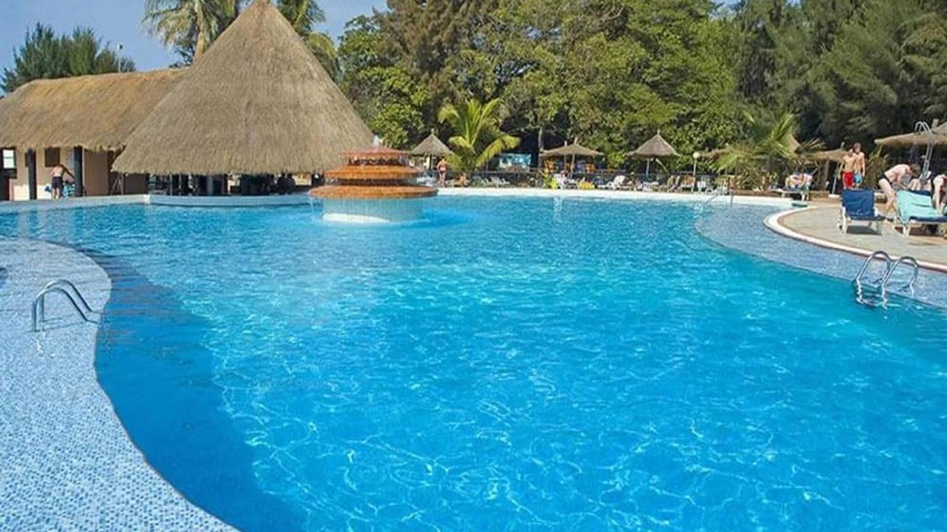 塞内冈比亚海滩酒店