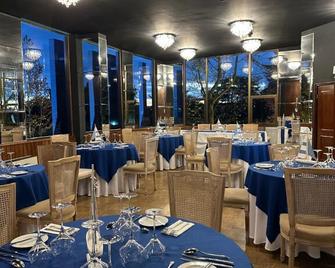 Gran Hotel Versalles Puerto Montt - 蒙特港 - 餐馆