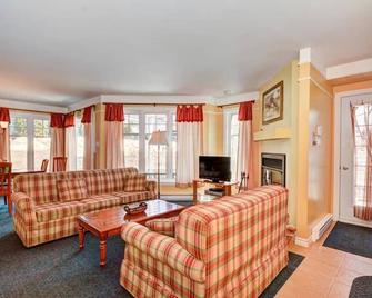 Condo Lac Archambault 314 - Saint-Donat-de-Montcalm - 客厅