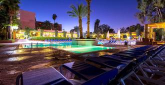 馬拉喀什法拉赫飯店 - 马拉喀什 - 游泳池