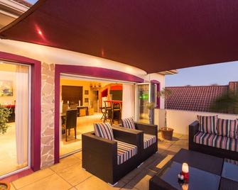 Pink Rose Guesthouse & Spa - 西萨默塞特 - 阳台