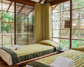 倫邦維拉空氣自然度假村 - 万隆 - 睡房