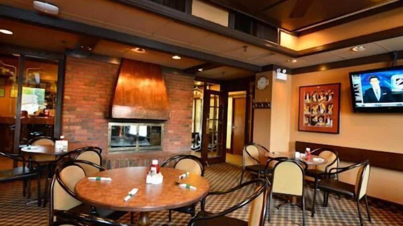 阿西尼博因戈登公园酒店