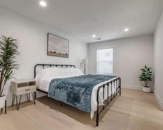 Designer Home Minutes from Bishop Arts and Downtown - 达拉斯 - 睡房