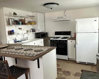 Charming adobe casita 1block from Plaza - 拉斯维加斯(新墨西哥州) - 厨房