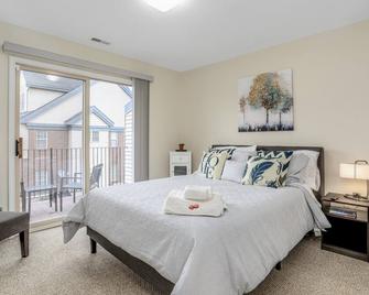 Bright and spacious centrally located townhouse - 底特律 - 睡房