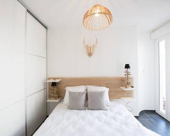 Le Hirvi - cocon zen et épuré à 10min Vieux Lyon - 里昂 - 睡房