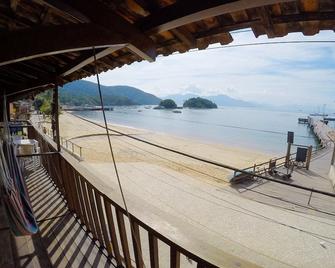 贝伊拉玛尔青年旅舍 - Vila do Abraao - 阳台