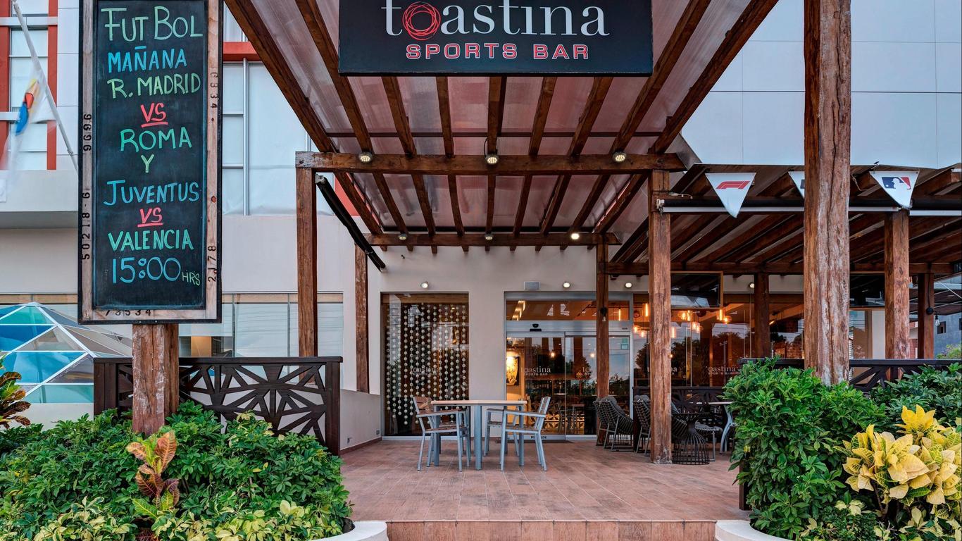坎昆中心福朋喜来登酒店