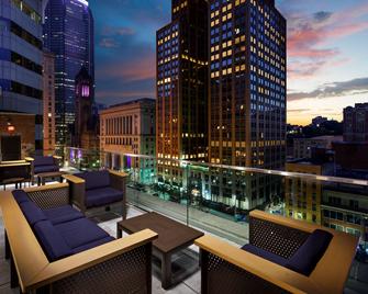 匹兹堡区 - 希尔顿 Curio 精选系列酒店 - 匹兹堡 - 阳台