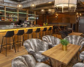 坦佩雷假日俱乐部温泉公寓酒店 - 坦佩雷 - 酒吧