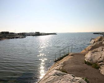 Cosy cottage 200m from the sea & bath - 托斯兰达 - 海滩