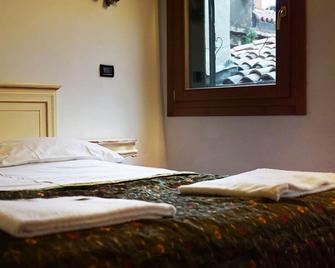 艾博特利酒店 - 威尼斯 - 睡房