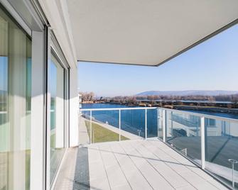 Luxury 3 Bedroom Beach Home With Breathtaking Views In Vienna's Dream Location - 维也纳 - 游泳池